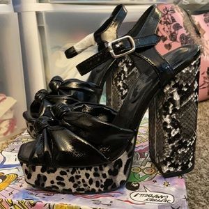 Jeffrey Campbell gray leopard sevenzero bow sz 6.5